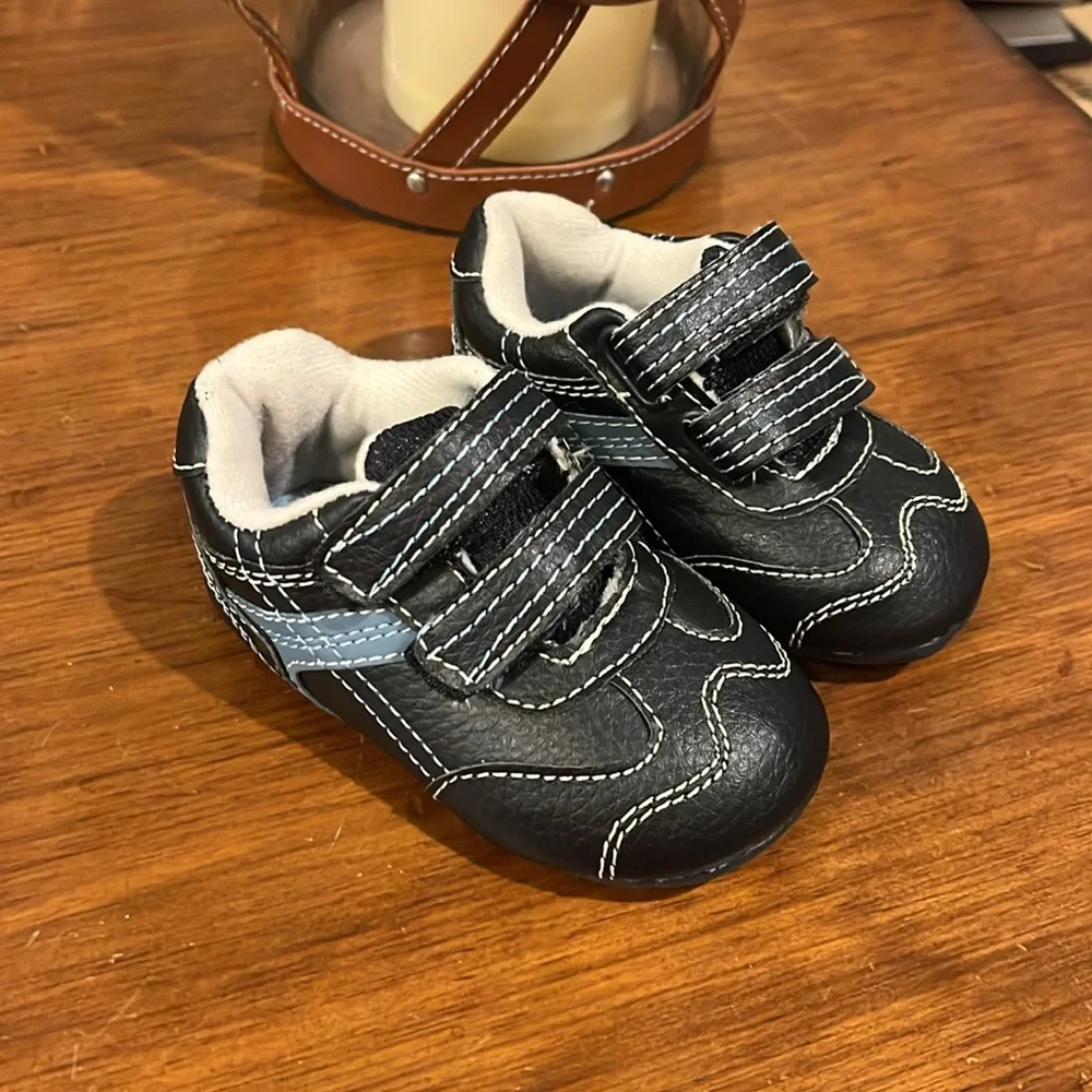 Circo Abubu Baby Infant Shoes Sneakers Hook and Loop navy Boys Size 4